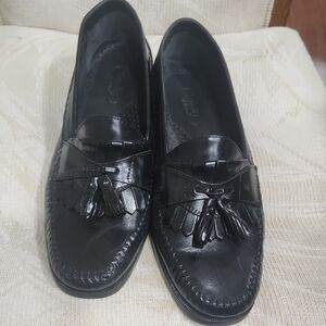 New Sandler Black Loafers Slip-On Leather Tassels